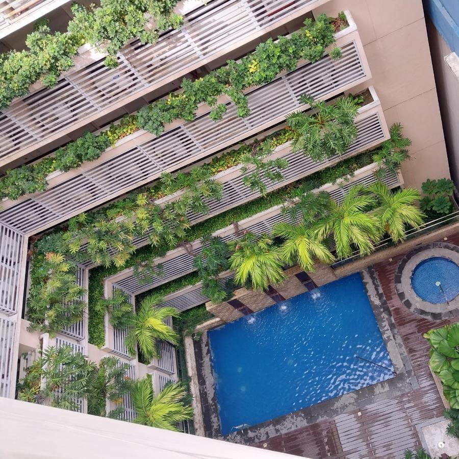 Alps At 150 Newport Blvd Condominum Near T3 Pasay Exterior foto