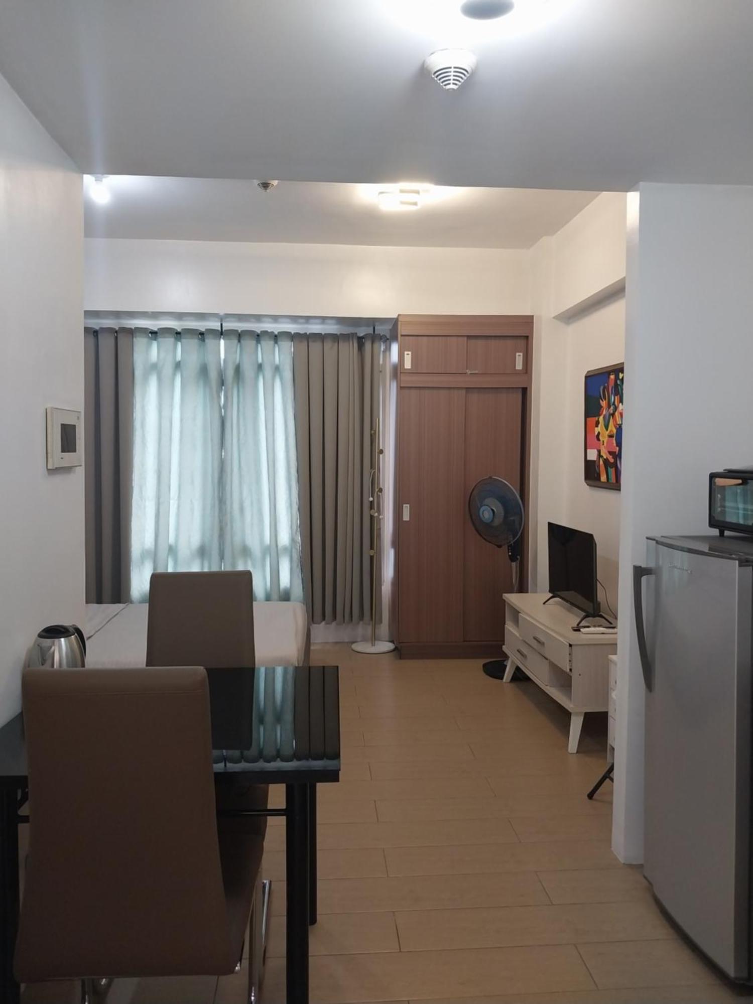 Alps At 150 Newport Blvd Condominum Near T3 Pasay Exterior foto